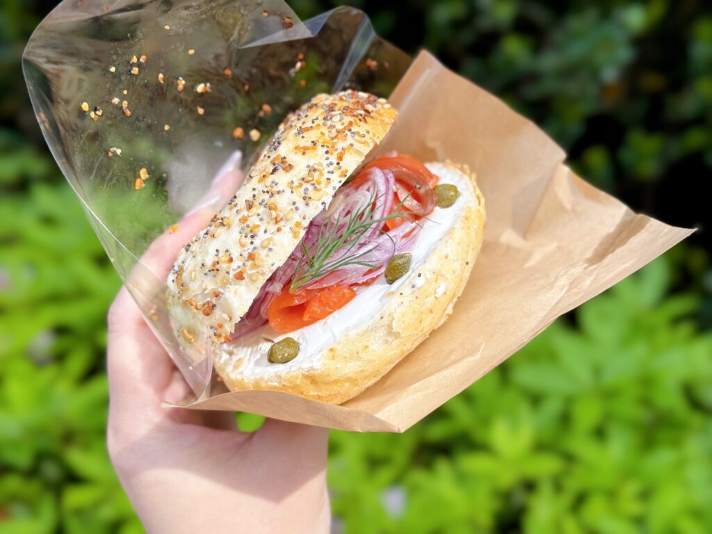 博多駅マイングにオープンしたRABBIT BAGELのLOX