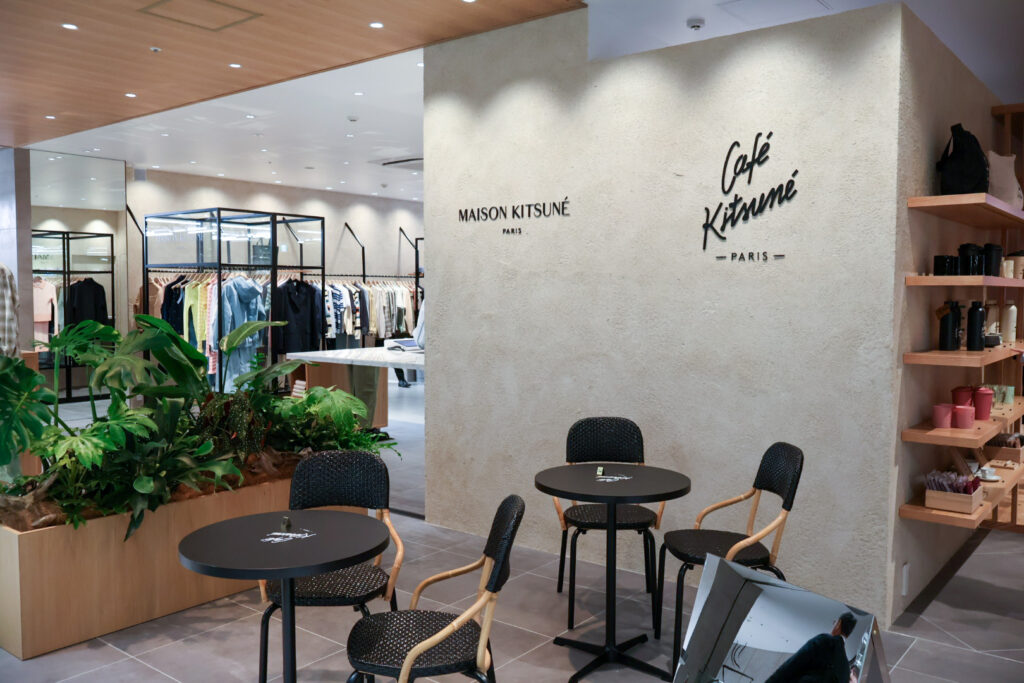 ワンビルにオープンしたMaison Kitsunéの様子