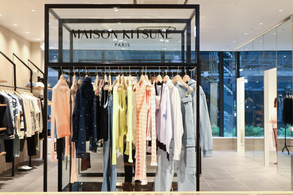 ワンビルにオープンしたMaison Kitsunéの様子