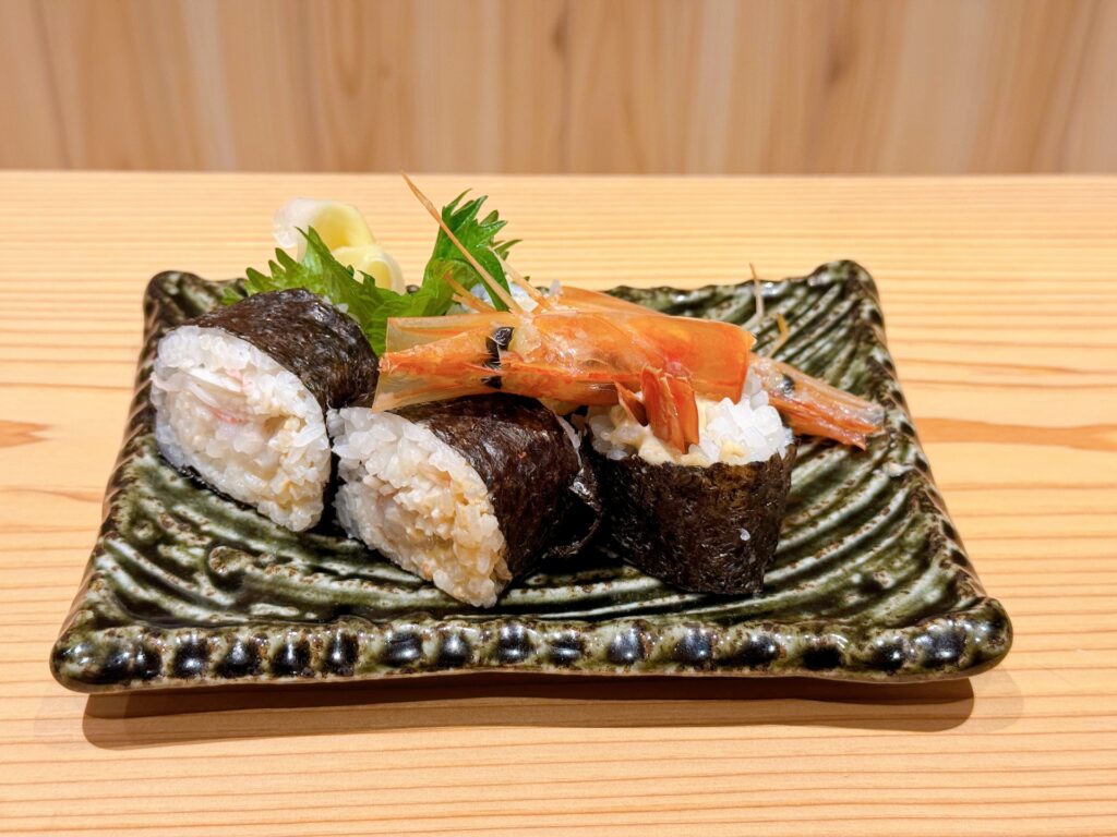 博多デイトス・博多ほろよい通りにオープンした「酒と旅と語らいの店 ポン介(ぽんすけ)」の海老カニ合戦