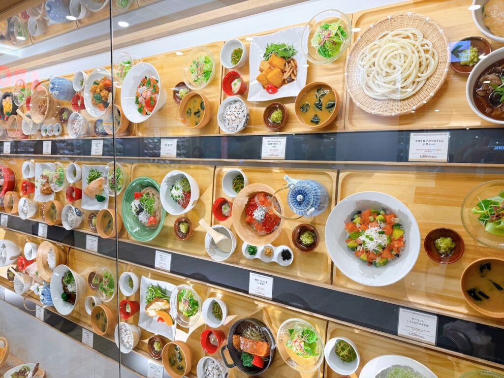 おぼんdeごはん　MARK IS福岡ももち店　ディスプレイ