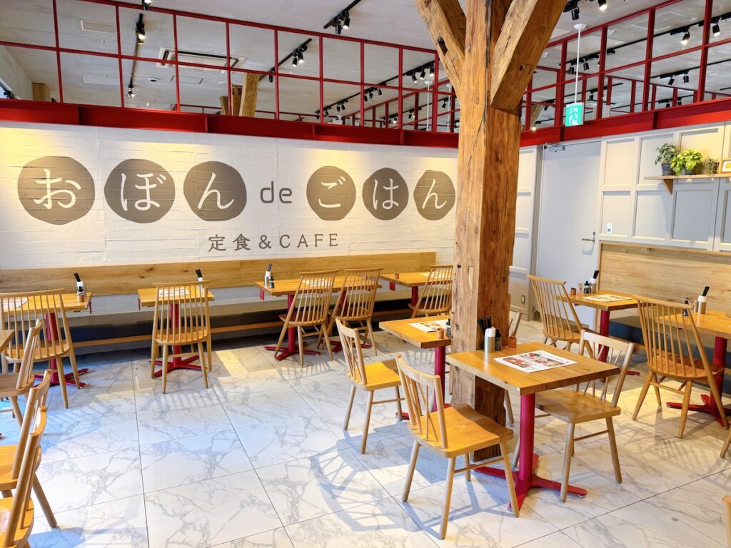 おぼんdeごはん　MARK IS福岡ももち店　内装