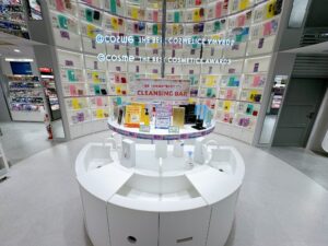 アットコスメストア アミュエスト 博多あや