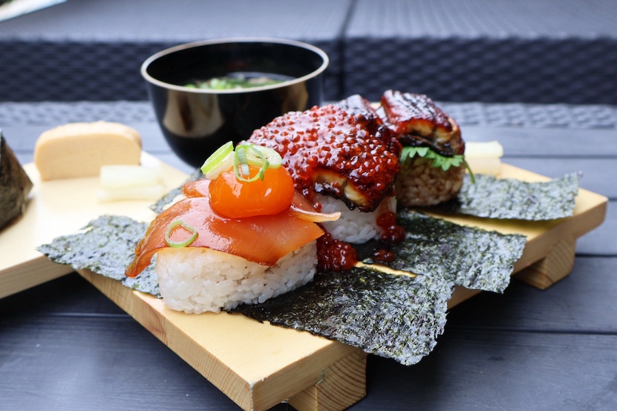 おむすび横丁 西中洲店の　「うなぎとまぐろスペシャル」の画像